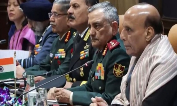 സാങ്കേതികവിദ്യയിലും പ്രതിരോധത്തിലും റഷ്യ ഇന്ത്യയുടെ തന്ത്രപരമായ പങ്കാളി: ഉഭയകക്ഷി കൂടിക്കാഴ്ചയ്ക്കിടെ രാജ്നാഥ് സിംഗ് സാങ്കേതികവിദ്യയിലും പ്രതിരോധത്തിലും റഷ്യ ഇന്ത്യയുടെ തന്ത്രപരമായ പങ്കാളി: ഉഭയകക്ഷി കൂടിക്കാഴ്ചയ്ക്കിടെ രാജ്നാഥ് സിംഗ്