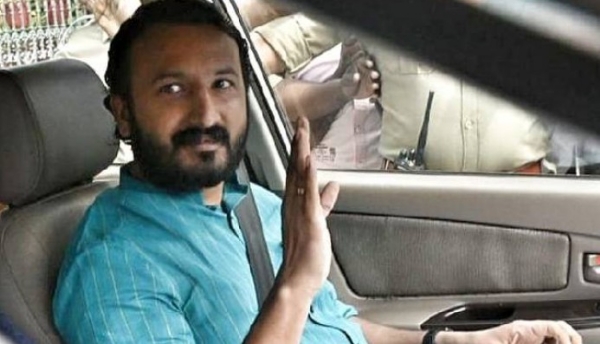 രാഹുൽ മാങ്കൂട്ടത്തിലിന് ആശ്വാസം; ലൈംഗിക പീഡന കേസിൽ അറസ്റ്റ് തടഞ്ഞ് ഹൈക്കോടതി രാഹുൽ മാങ്കൂട്ടത്തിലിന് ആശ്വാസം; ലൈംഗിക പീഡന കേസിൽ അറസ്റ്റ് തടഞ്ഞ് ഹൈക്കോടതി