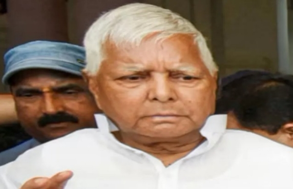 ജോലിക്ക് വേണ്ടി ഭൂമി തട്ടിപ്പ് കേസ്;  ചോദ്യം ചെയ്യലിനായി ഇഡിക്ക് മുന്നിൽ ഹാജരായി ലാലു പ്രസാദ്  യാദവ്, പട്‌നയിൽ ആർജെഡി പ്രവർത്തകരുടെ പ്രതിഷേധം