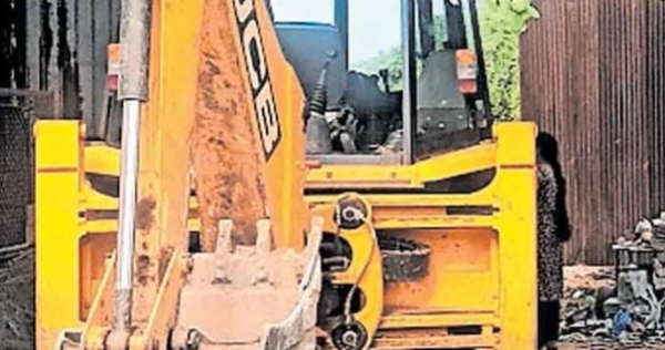 സരോവരത്തെ തണ്ണീർത്തടം നികത്തൽ വിവാദം: കസ്റ്റഡിയിൽ സൂക്ഷിച്ച മണ്ണുമാന്തി കാണാനില്ല