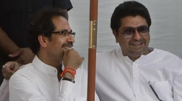 20 വർഷങ്ങൾക്ക് ശേഷം ഉദ്ധവും രാജ് താക്കറെയും മുംബൈയിലെ ഒരു റാലിയിൽ വീണ്ടും ഒന്നിക്കുന്നു