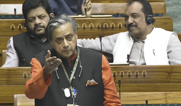 sashi tharoor