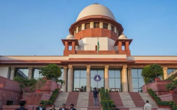 ബില്ലുകളില്‍ തീരുമാനം വൈകിയാല്‍ പോംവഴിയെന്തെന്ന് കേന്ദ്രത്തോട് സുപ്രീംകോടതി