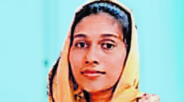 കോഴിക്കോട്: യുവാവിനൊപ്പം വാടക ഫ്ലാറ്റിൽ കഴിഞ്ഞ യുവതിയെ കിടപ്പുമുറിയിൽ തൂങ്ങിമരിച്ച നിലയിൽ കണ്ടെത്തി