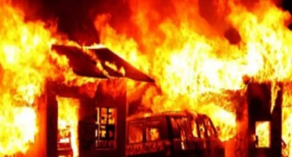 കൊല്ലത്ത് നടുക്കം: മധ്യവയസ്കൻ വീടിനുള്ളിൽ പൊള്ളലേറ്റ് മരിച്ച നിലയിൽ