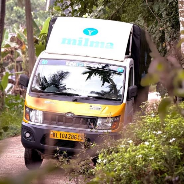 മ്പലപ്പുഴയിൽ ദാരുണ അപകടം: മിൽമ വാഹനത്തിൽ നിന്ന് തെറിച്ചുവീണ് യുവാവ് മരിച്ചു