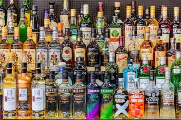 മലപ്പുറത്ത് അനധികൃത വിദേശമദ്യ വിൽപന: വൻ ശേഖരവുമായി ഒരാൾ എക്സൈസ് പിടിയിൽ; പിടിച്ചെടുത്തത് നൂറിലധികം കുപ്പി മദ്യം