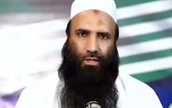 പാകിസ്ഥാൻ സൈന്യം എന്നെ ആദരിക്കുന്നു: ഭീകരവാദ ബന്ധം തുറന്നുപറഞ്ഞ് ലഷ്കർ തലവൻ സെയ്ഫുള്ള കസൂരി പാകിസ്ഥാൻ സൈന്യം എന്നെ ആദരിക്കുന്നു: ഭീകരവാദ ബന്ധം തുറന്നുപറഞ്ഞ് ലഷ്കർ തലവൻ സെയ്ഫുള്ള കസൂരി