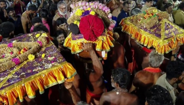 മകരസംക്രമ പൂജ പൂർത്തിയായി; മകരജ്യോതി ദർശനത്തിനായി ഭക്തലക്ഷങ്ങൾ കാത്തിരിക്കുന്നു