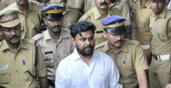 ജഡ്ജിയെ അധിക്ഷേപിച്ചെന്ന് പരാതി: ചാൾസ് ജോർജിനെതിരെ കോടതിയലക്ഷ്യത്തിന് കേസെടുക്കാൻ നിർദ്ദേശം