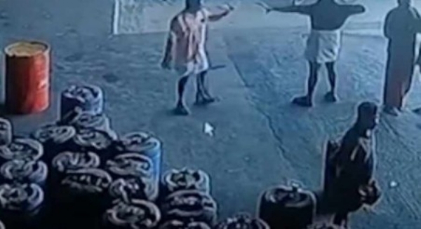 50,000 രൂപ പിരിവ് നൽകിയില്ല; പത്തനംതിട്ടയിൽ പ്ലൈവുഡ് ഫാക്ടറി അടിച്ച് തകർത്ത് സി.പി.ഐ.എം - ഡി.വൈ.എഫ്.ഐ പ്രവർത്തകർ