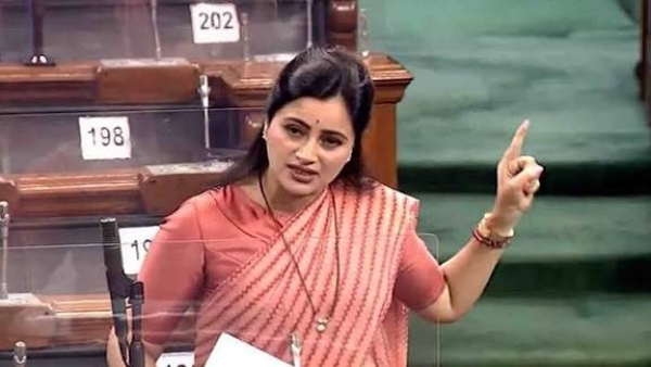 അമരാവതിയിൽ ബിജെപിയിൽ കടുത്ത ഭിന്നത: നവനീത് റാണയെ പുറത്താക്കണമെന്ന് 22 സ്ഥാനാർത്ഥികൾ