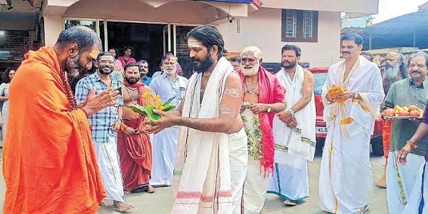 നിളയുടെ തീരത്ത് പുണ്യസംഗമം; കേരള കുംഭമേളയ്ക്ക് തിരുനാവായയിൽ ശുഭാരംഭം