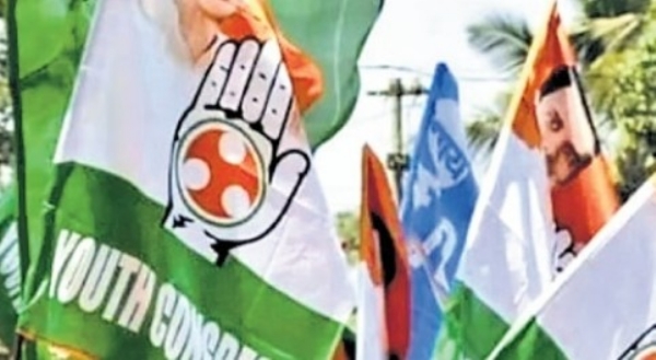 വെള്ളാപ്പള്ളി വർഗീയവാദി, മുഖത്ത് കരി ഓയിൽ ഒഴിക്കുന്നവർക്ക് പണവും പുരസ്‌കാരവും നൽകും; യൂത്ത് കോൺഗ്രസ്