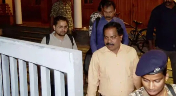 ശബരിമല സ്വർണ്ണക്കൊള്ള: മുരാരി ബാബുവിന്റെ വീട്ടിലെ ഇ.ഡി റെയ്‌ഡ് അവസാനിച്ചു; നിർണ്ണായക രേഖകൾ കസ്റ്റഡിയിൽ