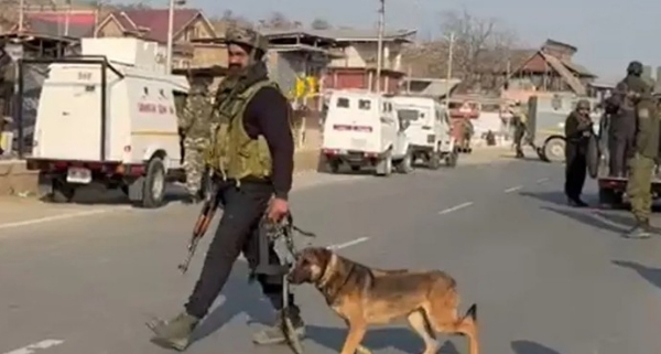 ബാരാമുള്ള ദേശീയപാതയിൽ ഐഇഡി എന്ന് സംശയിക്കുന്ന വസ്തു കണ്ടെത്തി; കശ്മീരിൽ അതീവ ജാഗ്രത, തിരച്ചിൽ തുടരുന്നു