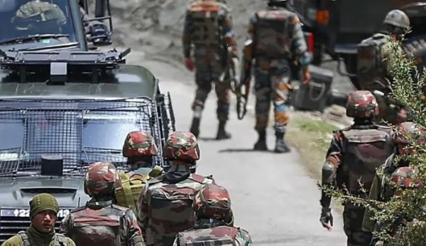 കിഷ്ത്വാറിൽ ഭീകരരും സുരക്ഷാ സേനയും തമ്മിൽ കടുത്ത ഏറ്റുമുട്ടൽ; ജയ്ഷെ മുഹമ്മദ് ഭീകരർക്കായി തിരച്ചിൽ ഊർജ്ജിതം