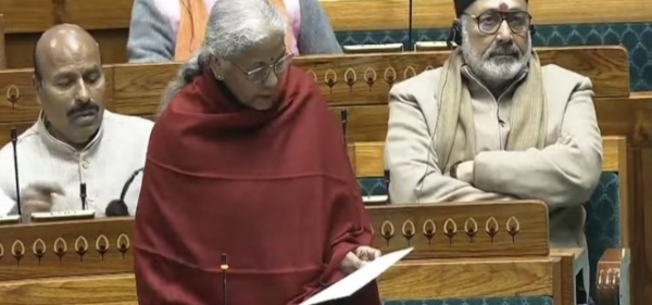 കേന്ദ്ര ബജറ്റിന് മുന്നോടിയായി സാമ്പത്തിക സർവേ റിപ്പോർട്ട് പാർലമെന്റിൽ സമർപ്പിച്ചു; നിർമ്മല സീതാരാമന് ഇത് ഒമ്പതാം ബജറ്റ് കേന്ദ്ര ബജറ്റിന് മുന്നോടിയായി സാമ്പത്തിക സർവേ റിപ്പോർട്ട് പാർലമെന്റിൽ സമർപ്പിച്ചു; നിർമ്മല സീതാരാമന് ഇത് ഒമ്പതാം ബജറ്റ്