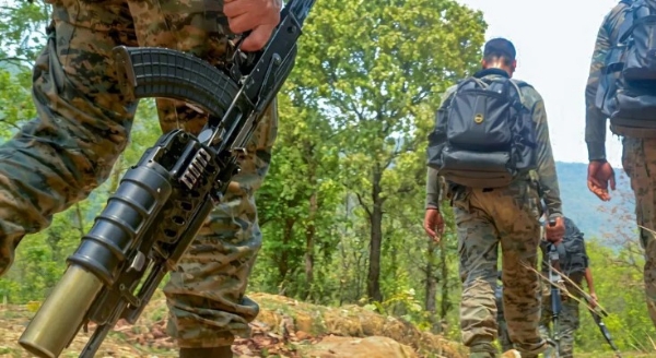 ഛത്തീസ്‌ഗഢിൽ വൻ ഏറ്റുമുട്ടൽ: 14 നക്സലൈറ്റുകളെ വധിച്ചു