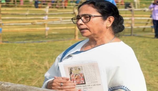 കേന്ദ്ര തിരഞ്ഞെടുപ്പ് കമ്മീഷണർക്ക് കത്തയച്ച് മമത ബാനർജി