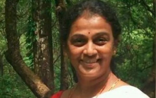 ഉദ്ധവ് പക്ഷത്തിന് പ്രഹരം; മുൻ മേയർ ശുഭ റാവുൾ ബിജെപിയിൽ