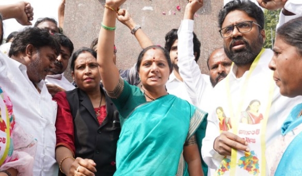 കെ. കവിത ബിആർഎസ് വിട്ടു; രാഷ്ട്രീയ പകപോക്കലിനും ഗൂഢാലോചനയ്ക്കുമെതിരെ ആഞ്ഞടിച്ച് കെസിആറിന്റെ മകൾ