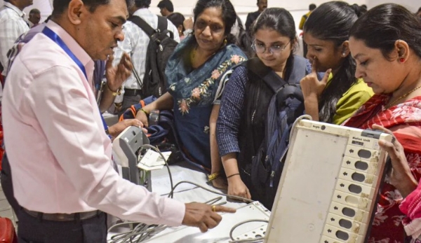 മഹാരാഷ്ട്രയിൽ ജനുവരി 15-ന് പൊതുഅവധി; തദ്ദേശ തിരഞ്ഞെടുപ്പിന്റെ പശ്ചാത്തലത്തിൽ ബാങ്കുകളും സർക്കാർ ഓഫീസുകളും അടഞ്ഞുകിടക്കും