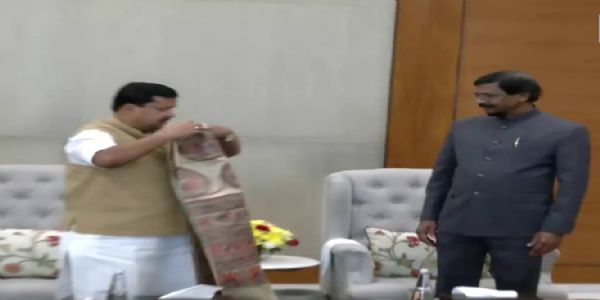ശ്രീലങ്കയിലെ ഭരണകക്ഷിയായ ജെ. വി. പിയുടെ പ്രതിനിധി സംഘം നിതിൻ നവീനുമായി കൂടിക്കാഴ്ച നടത്തി,