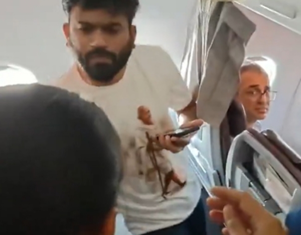 CJP President Abhijeet Deepak in police custody as soon as he reaches Delhi CJP President Abhijeet Deepak in police custody as soon as he reaches Delhi