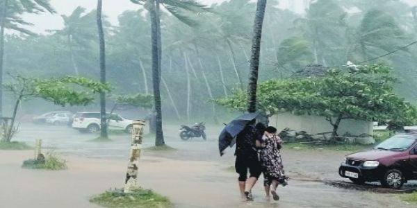 സംസ്ഥാനത്ത് തുലാമഴ കനക്കുന്നു: നാല് ജില്ലകളിൽ ഓറഞ്ച് അലർട്ട്; മലയോര-തീരദേശ മേഖലകളിൽ അതീവ ജാഗ്രത