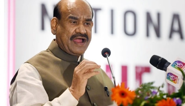 മുഖ്യ തിരഞ്ഞെടുപ്പ് കമ്മീഷണർ ജ്ഞാനേഷ് കുമാറിനെതിരായ ഇംപീച്ച്മെന്റ് നീക്കം: പുതിയ നോട്ടീസ് ചട്ടപ്രകാരം പരിശോധിക്കുമെന്ന് സ്പീക്കർ ഓം ബിർള മുഖ്യ തിരഞ്ഞെടുപ്പ് കമ്മീഷണർ ജ്ഞാനേഷ് കുമാറിനെതിരായ ഇംപീച്ച്മെന്റ് നീക്കം: പുതിയ നോട്ടീസ് ചട്ടപ്രകാരം പരിശോധിക്കുമെന്ന് സ്പീക്കർ ഓം ബിർള