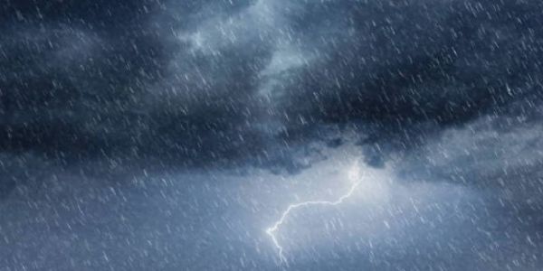 കേരളത്തിൽ മഴ കനക്കുന്നു; വിവിധ ജില്ലകളിൽ ശക്തമായ ജാഗ്രതാ നിർദ്ദേശം; ബംഗാൾ ഉൾക്കടലിൽ തീവ്രന്യൂനമർദം ചുഴലിക്കാറ്റായി മാറാൻ സാധ്യത