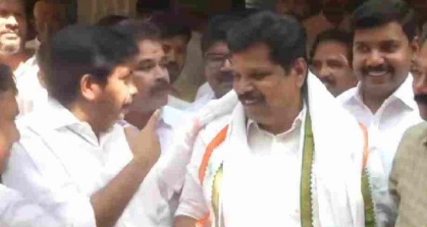 മലപ്പുറത്ത് കോൺഗ്രസ് സ്ഥാനാർത്ഥി ചർച്ചകൾ ചൂടുപിടിക്കുന്നു; വണ്ടൂരിലും നിലമ്പൂരിലും ധാരണയായെന്ന് സൂചന മലപ്പുറത്ത് കോൺഗ്രസ് സ്ഥാനാർത്ഥി ചർച്ചകൾ ചൂടുപിടിക്കുന്നു; വണ്ടൂരിലും നിലമ്പൂരിലും ധാരണയായെന്ന് സൂചന