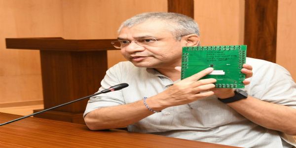 കേരളത്തിന് പ്രത്യേക പദ്ധതികള്‍ പ്രഖ്യാപിച്ച് കേന്ദ്ര റെയില്‍വേമന്ത്രി;3975 കോടി അനുവദിച്ചു