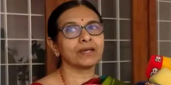 കത്രിക വയറ്റില്‍ 50 വര്‍ഷം വയറിനുള്ളില്‍ ഇരുന്നാലും കുഴപ്പമില്ല' വിചിത്ര വിശദീകരണവുമായി ഡോക്ടര്‍ ലളിതാംബിക