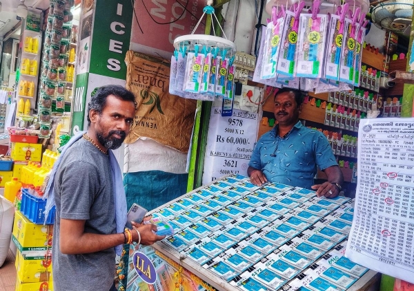 20 കോടിയുടെ ക്രിസ്തുമസ് ബമ്പർ: ടിക്കറ്റ് നഷ്ടപ്പെട്ടുവെന്ന പരാതിയിൽ സമ്മാനവിതരണം തടഞ്ഞ് ഹൈക്കോടതി