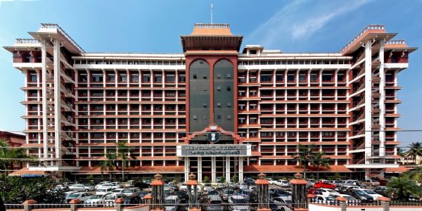 ജീവനക്കാര്ക്ക് സ്പാര്ക് ഡാറ്റ ഉപയോഗിച്ച് മുഖ്യമന്ത്രിയുടെ സന്ദേശമയച്ചത് സ്വകാര്യതയിലേക്കുളള കടന്ന് കയറ്റം; രൂക്ഷ വിമര്ശനവുമായി ഹൈക്കോടതി