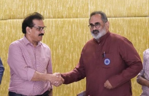 എറണാകുളത്ത് എൻഡിഎ-ട്വന്റി 20 സഖ്യം ഉറച്ചു; ആറ് സീറ്റുകൾ കിഴക്കമ്പലം പാർട്ടിക്ക്? വോട്ട് ബാങ്ക് ലക്ഷ്യമിട്ട് ബിജെപിയുടെ തന്ത്രപരമായ നീക്കം എറണാകുളത്ത് എൻഡിഎ-ട്വന്റി 20 സഖ്യം ഉറച്ചു; ആറ് സീറ്റുകൾ കിഴക്കമ്പലം പാർട്ടിക്ക്? വോട്ട് ബാങ്ക് ലക്ഷ്യമിട്ട് ബിജെപിയുടെ തന്ത്രപരമായ നീക്കം