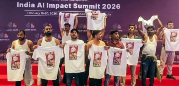 എഐ ഉച്ചകോടിക്കിടെ അർദ്ധനഗ്നനായി പ്രതിഷേധം; യൂത്ത് കോൺഗ്രസ് അധ്യക്ഷൻ അറസ്റ്റിൽ