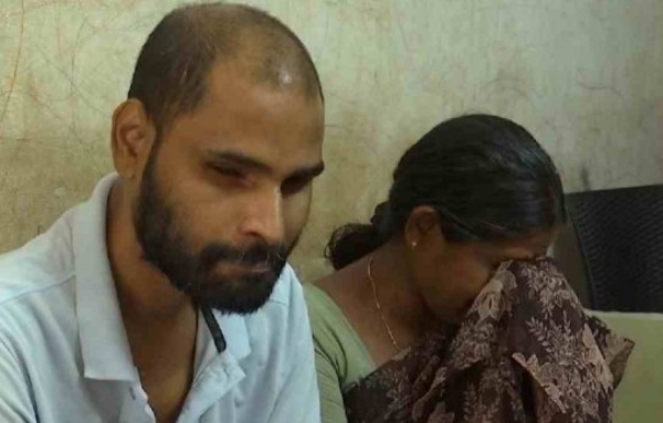 കാൽമുട്ട് വേദനയ്ക്ക് ചികിൽസ തേടി മെഡിക്കൽ കോളജിൽ; കാഴ്ച നഷ്ടമായി യുവാവിന്റെ ദുരിത ജീവിതം