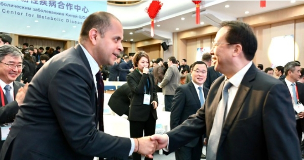 ഇന്ത്യ-ചൈന ഉഭയകക്ഷി ബന്ധം മെച്ചപ്പെടുത്താൻ ചർച്ച; ഷാങ്ഹായ് എസ്.സി.ഒ മെറ്റബോളിക് ഡിസീസ് സെന്ററിന്റെ ഉദ്ഘാടന വേളയിൽ കൂടിക്കാഴ്ച