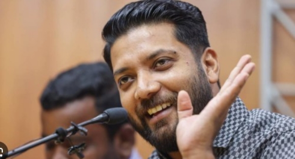 ‘ആര് ഇന്റർവ്യൂ ചെയ്താലും സർക്കാരിനെ രക്ഷിക്കാനാവില്ല’: പി.ആർ. രാഷ്ട്രീയത്തിനെതിരെ ഷാഫി പറമ്പിൽ