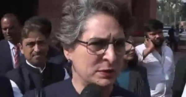 റഷ്യൻ എണ്ണയ്ക്ക് വിലക്ക്? അമേരിക്കയ്ക്ക് മുന്നിൽ ഇന്ത്യ മുട്ടുമടക്കിയോ? വ്യാപാര കരാറിൽ പാർലമെന്റിൽ പ്രതിഷേധം ഇരമ്പുന്നു