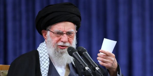 ഇറാൻ പരമോന്നത നേതാവ് ആയത്തൊള്ള അലി ഖൊമേനി കൊല്ലപ്പെട്ടു; യുഎസ്-ഇസ്രായേൽ വ്യോമാക്രമണമെന്ന് സ്ഥിരീകരണം