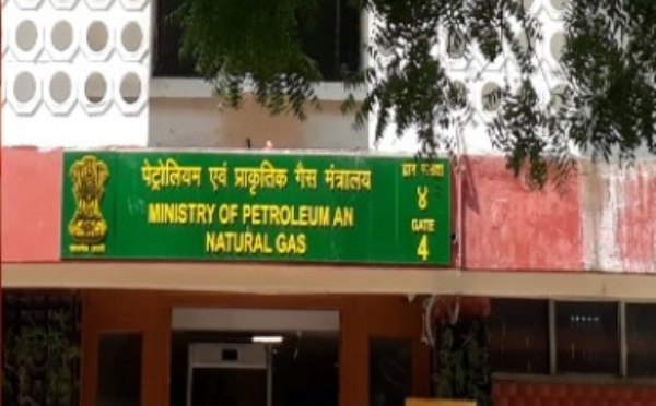 പശ്ചിമേഷ്യൻ സംഘർഷം: ആഭ്യന്തര വിപണിയിൽ പാചകവാതക ലഭ്യത ഉറപ്പാക്കാൻ കേന്ദ്ര സർക്കാർ; ഉൽപ്പാദനം വർദ്ധിപ്പിക്കാൻ റിഫൈനറികൾക്ക് കർശന നിർദ്ദേശം