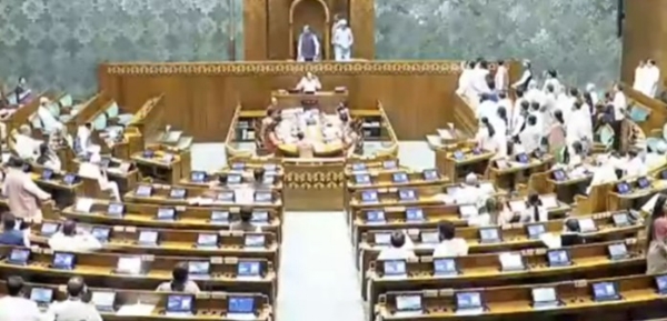 ട്രാൻസ്ജെൻഡർ വ്യക്തികളുടെ അവകാശ സംരക്ഷണ ഭേദഗതി ബില്ല് ലോകസഭയിൽ അവതരിപ്പിച്ചു; നിർവ്വചനത്തിൽ മാറ്റം വരുത്താൻ നീക്കം