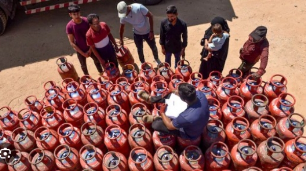 കേരളത്തിൽ പാചകവാതക പ്രതിസന്ധി രൂക്ഷമാകുന്നു; സിലിണ്ടറുകൾക്കായി കാത്തിരിപ്പ് നീളുന്നു