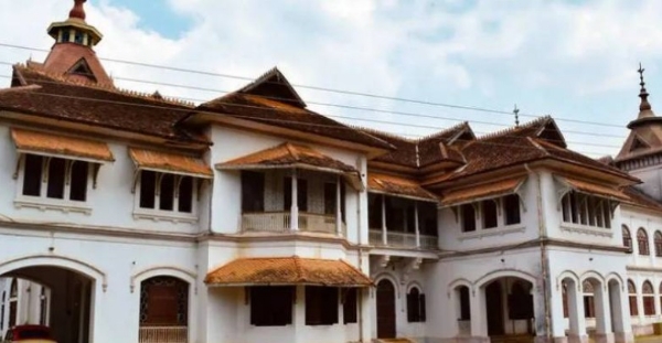 കവടിയാർ കൊട്ടാരം കവർച്ച: അന്വേഷണം ഊർജിതമാക്കി പോലീസ്; സംശയനിഴലിൽ കൊട്ടാരത്തിലെ മുൻ ജീവനക്കാരും