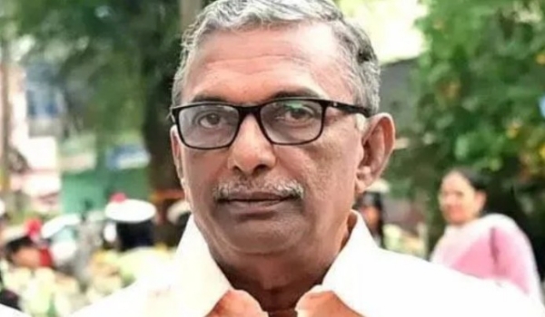 പത്മകുമാർ പുറത്തേക്കോ? പത്തനംതിട്ടയിൽ സിപിഐഎം നിർണ്ണായക സെക്രട്ടേറിയറ്റ് യോഗം; ശബരിമല സ്വർണ്ണക്കൊള്ള കേസിൽ കടുത്ത നടപടിക്ക് സാധ്യത പത്മകുമാർ പുറത്തേക്കോ? പത്തനംതിട്ടയിൽ സിപിഐഎം നിർണ്ണായക സെക്രട്ടേറിയറ്റ് യോഗം; ശബരിമല സ്വർണ്ണക്കൊള്ള കേസിൽ കടുത്ത നടപടിക്ക് സാധ്യത