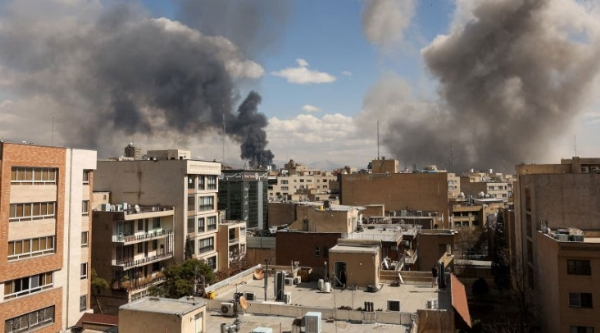 മിസൈൽ-ഡ്രോൺ ആക്രമണം: ഇറാൻ-ഇസ്രായേൽ സംഘർഷം രൂക്ഷമാകുന്നു; വ്യോമപാത അടച്ച് യുഎഇ, അന്താരാഷ്ട്ര വിമാന സർവീസുകൾ തടസ്സപ്പെട്ടു